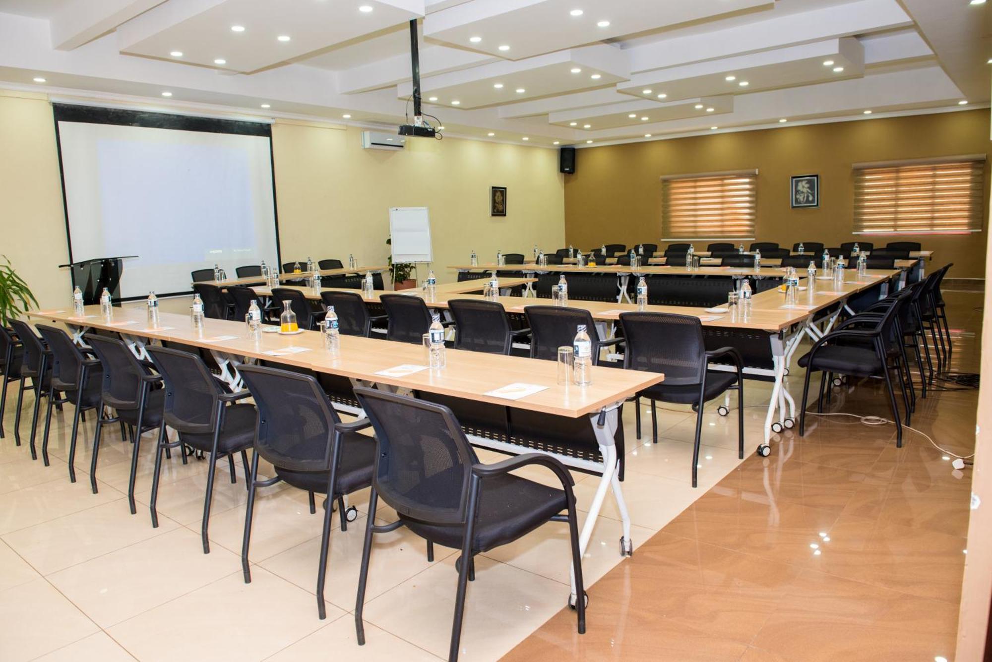 Crossroads Hotel Lilongwe Ngoại thất bức ảnh