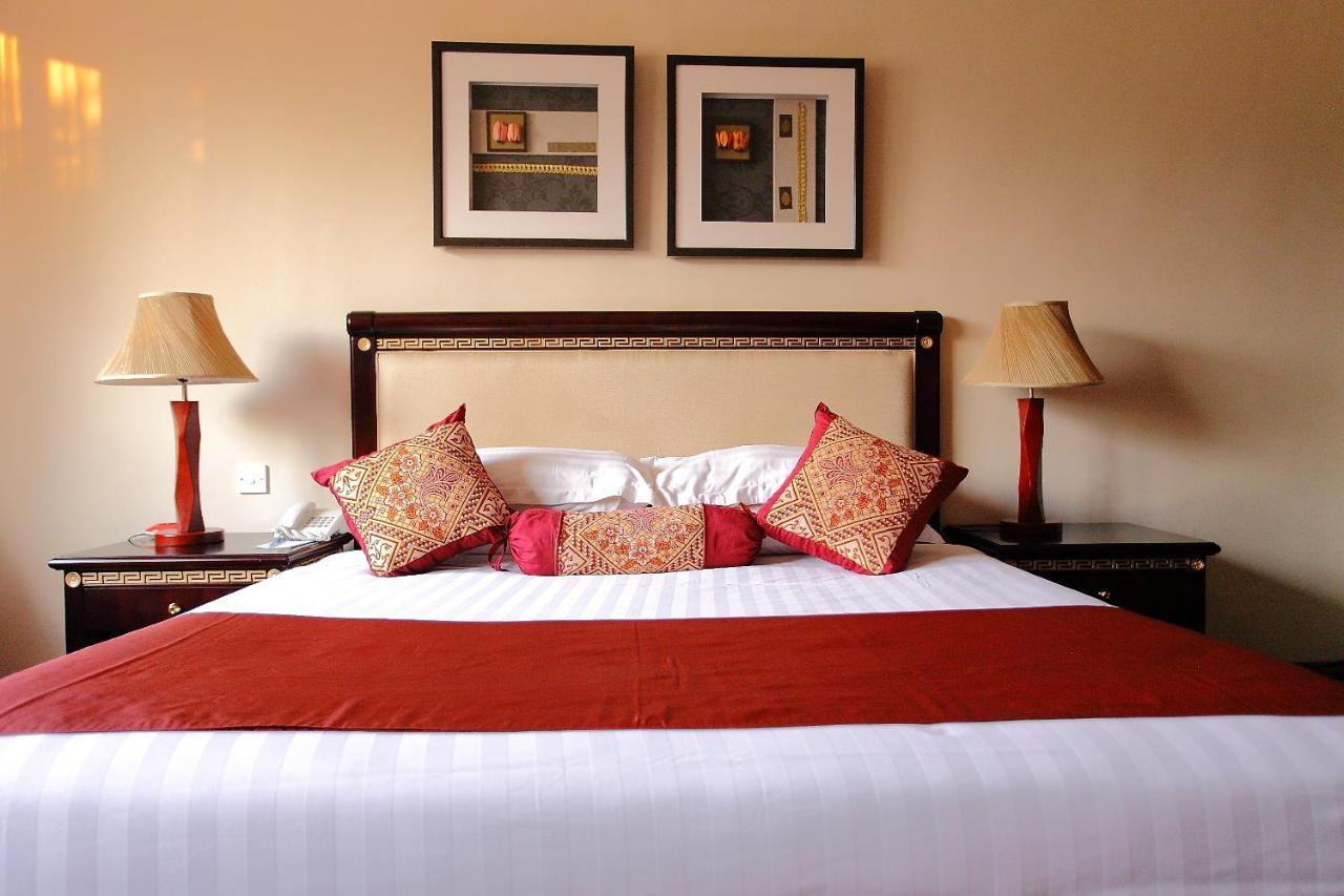 Crossroads Hotel Lilongwe Ngoại thất bức ảnh