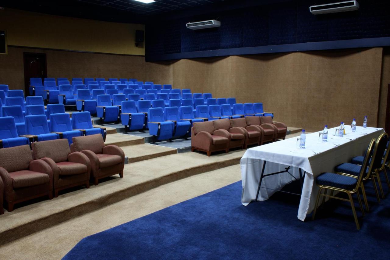 Crossroads Hotel Lilongwe Ngoại thất bức ảnh