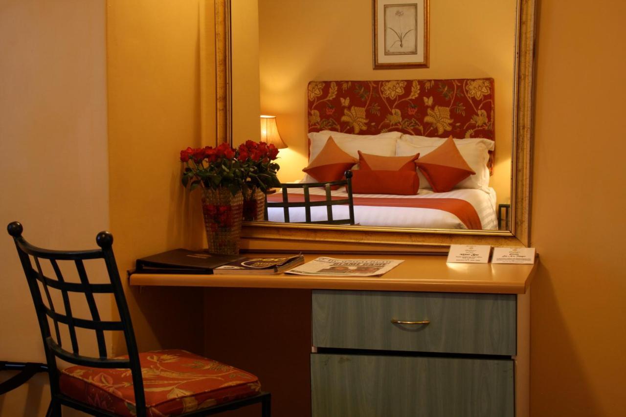 Crossroads Hotel Lilongwe Ngoại thất bức ảnh