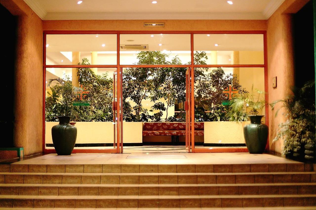 Crossroads Hotel Lilongwe Ngoại thất bức ảnh