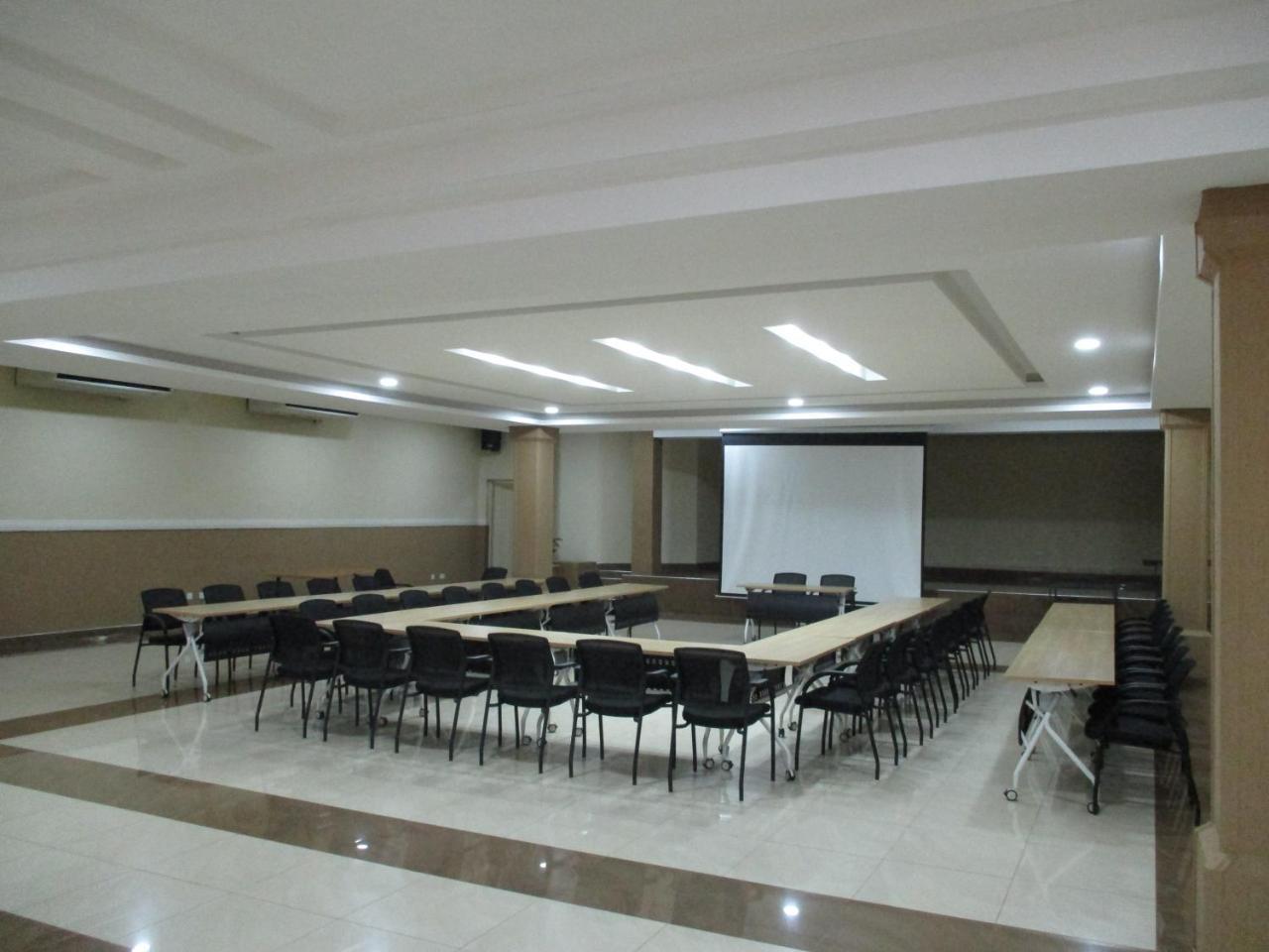 Crossroads Hotel Lilongwe Ngoại thất bức ảnh