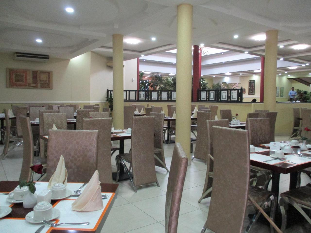 Crossroads Hotel Lilongwe Ngoại thất bức ảnh